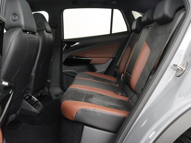 Volkswagen ID.4 Family 77 kWh | SOH 91,3% | Panoramadak | Leder/alcantara | Stuur/stoel verwarming | Sfeerverlichting | Carplay | Adaptive cruise | Camera | Park assist | Trekhaak