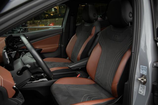 Volkswagen ID.4 Family 77 kWh , Panoramadak, Stoel/stuurverwarming, Adaptive Cruise control, Apple Carplay
