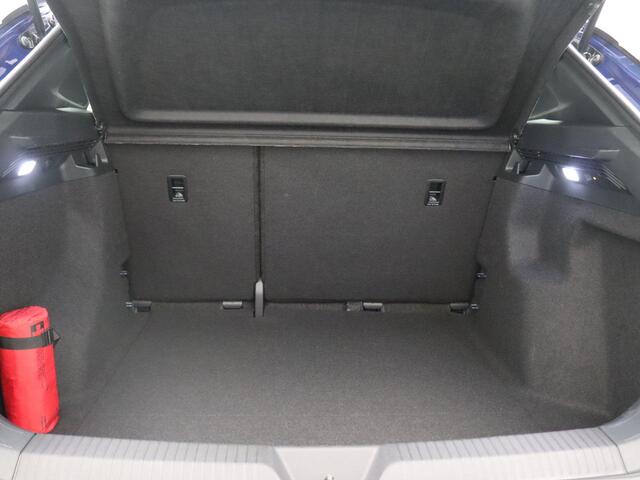 Volkswagen ID.4 Pro Advantage 77 kWh 204PK Aut. SOH 95,26%, Trekhaak, Keyless, Achteruitrijcamera, Navi, 19" LM Velgen, Adaptieve Cruise Control,