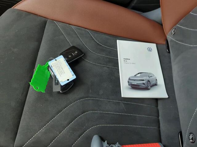 Volkswagen ID.4 PRO 77 KWH (97% SOH) I STOELVERWARMING I P-CAMERA I KEYLESS ENTRY I CARPLAY