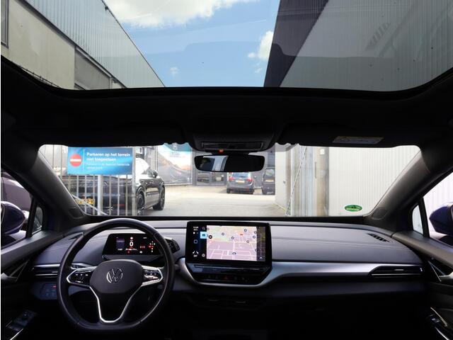 Volkswagen ID.4 Pro 77 kWh 150KW | Panodak | Warmtepomp | Head-up | Achteruitrijcamera | Keyless Go & Entry | Trekhaak | 19"Inch |