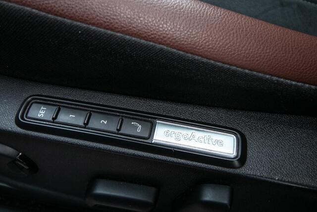 Volkswagen ID.4 Tech 77 kWh | Trekhaak | Pano dak | Ergo seats |
