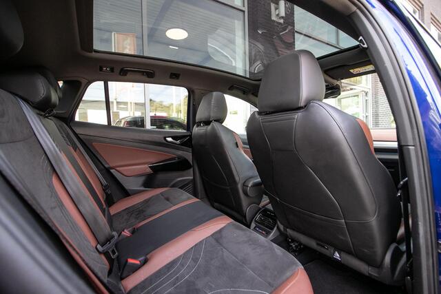 Volkswagen ID.4 Tech 77 kWh | Trekhaak | Pano dak | Ergo seats |