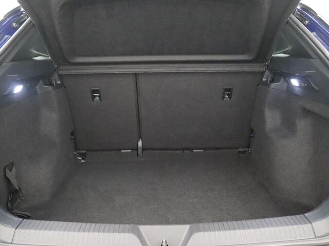 Volkswagen ID.4 Pro Business 77 kWh 204PK Aut. SOH 95,32%, Trekhaak, Dodehoek Detectie, Keyless, 360 gr. Camera, Navi, Stoelverwarming, 19" LM Velgen, Achterklep elektrisch