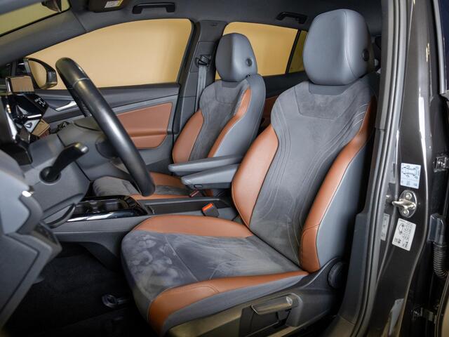 Volkswagen ID.4 First 77 kWh SOH 92% / 204pk / Warmtepomp / Stoelverwarming / Achteruitrij camera /