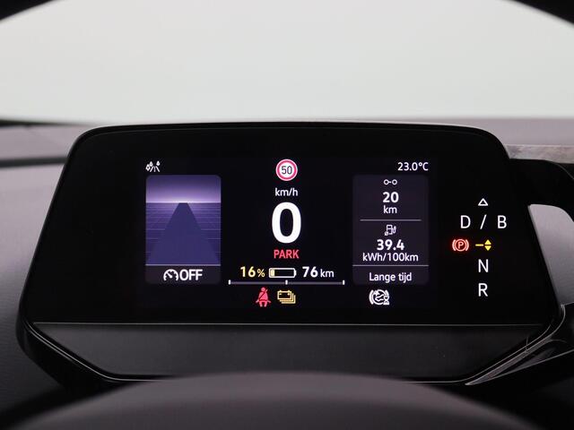 Volkswagen ID.4 Pro 77 kWh 204PK Aut. Panoramadak, Trekhaak, Matrix LED-Verlichting, Keyless, Stoel-Stuurverwarming, Parkeersensoren voor en Achter, 19" LM Velgen