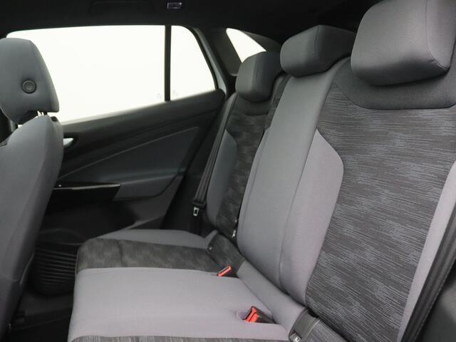 Volkswagen ID.4 Pro 77 kWh 204PK Aut. Panoramadak, Trekhaak, Matrix LED-Verlichting, Keyless, Stoel-Stuurverwarming, Parkeersensoren voor en Achter, 19" LM Velgen