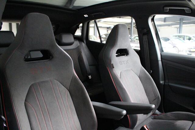 Volkswagen ID.4 GTX 300PK 4Motion Navigatie | Panoramadak | H.U.D | Keyless | El. Stoelverstelling | 93% SoH