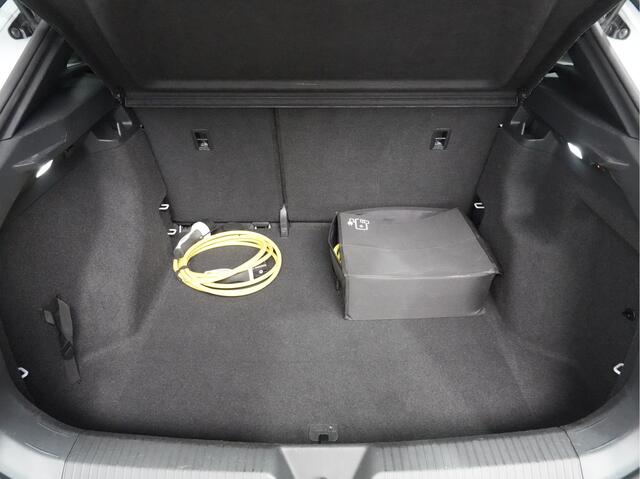 Volkswagen ID.4 Pro 77 kWh Trekhaak Navigatie Achteruitrijcamera 276