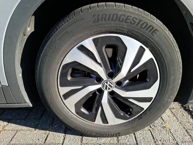 Volkswagen ID.4 Pure 52 kWh Navigatie / Parkeersensoren / LED verlichting / Clima / Carplay trans