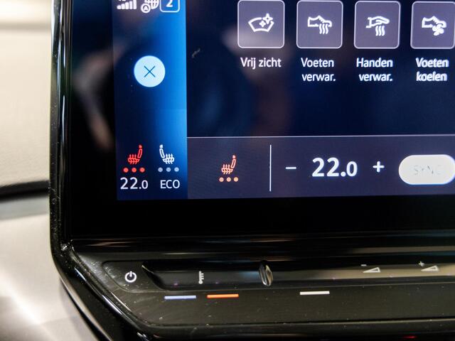 Volkswagen ID.4 Life 77 kWh SOH 90% / 204pk / NAP / Achteruitrij camera / Voorruit verwarming / Stoelverwarming /