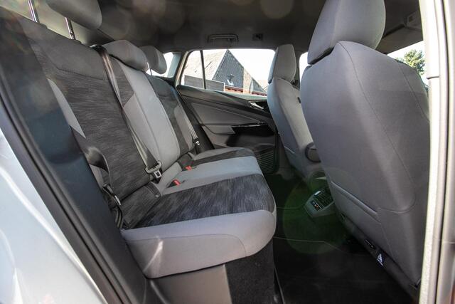 Volkswagen ID.4 Pro Perform. 77 kWh 150 kW Pro mit Navi - SOH 95% | Nav | Ad. cruise | Winterpack | Wegkl. trekh | Warmtepomp