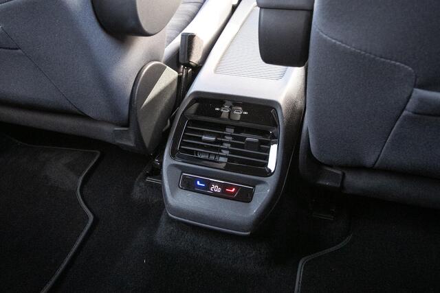 Volkswagen ID.4 Pro Perform. 77 kWh 150 kW Pro mit Navi - SOH 95% | Nav | Ad. cruise | Winterpack | Wegkl. trekh | Warmtepomp