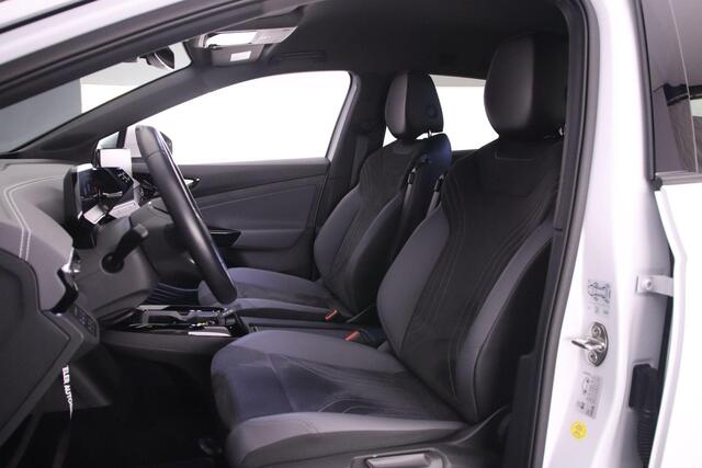 Volkswagen ID.4 Pro 77 kWh 204pk Automaat Trekhaak, Adaptive cruise control, Warmtepomp, LED matrix koplampen, Navigatie, Achteruitrijcamera, Stoelverwarming – foto 4