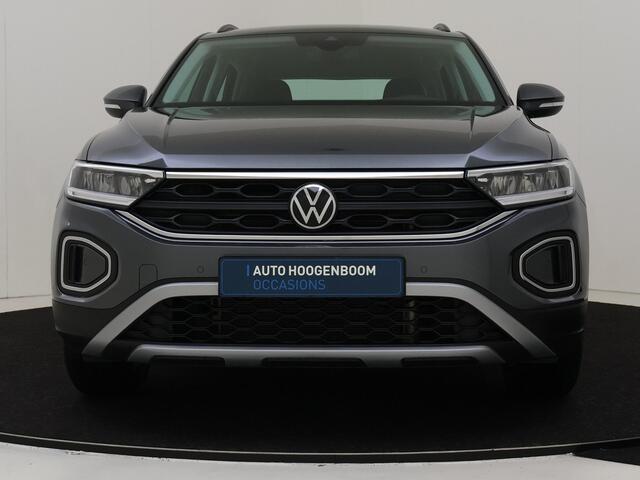 Volkswagen ID.4 Limited Edition | 'App-Connect' draadloze smartphone integratie | Achterbank in ongelijke delen neerklapbaar incl. middenarmsteun en doorlaadmogelijkheid | Afstandscontrolesysteem (Front Assist), met voetgangers- en fietsersherkenning – foto 4