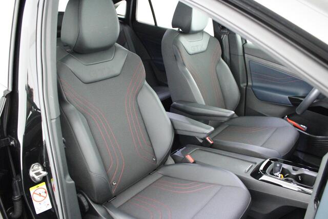 Volkswagen ID.5 GTX 300pk 77 kWh Trekhaak Camera Matrix Head-up Keyless DCC Navigatie ACC