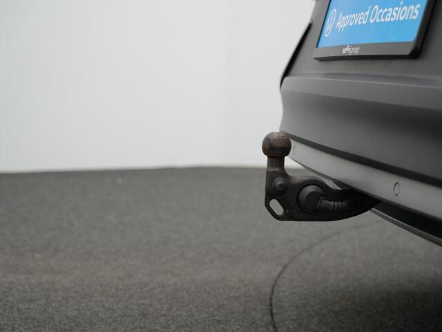 Volkswagen ID.5 Pro 77 kWh 174 pk | Trekhaak | Stuur-/stoelverwarming | Achteruitrijcamera | Navigatie