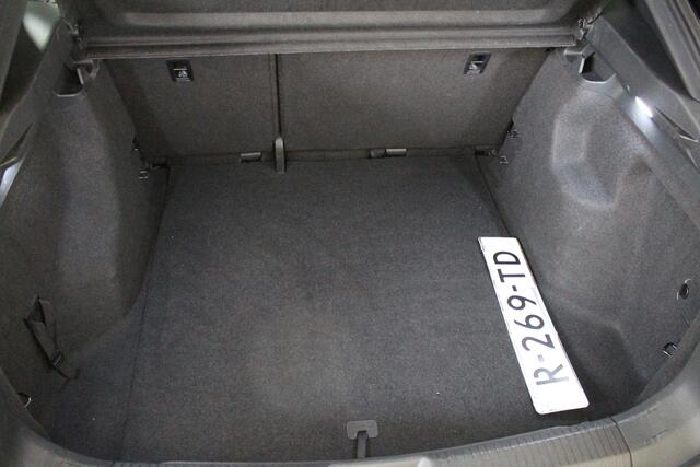 Volkswagen ID.5 Pro 77 kWh Navigatie | Trekhaak | Stoelverwarming | Warmtepomp | 95% SoH