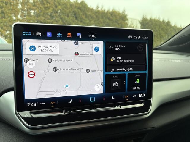 Volkswagen ID.5 Pro Business 77 kWh | Stoelverwarming | Camera | Elektrische achterklep | Adaptive cruise control