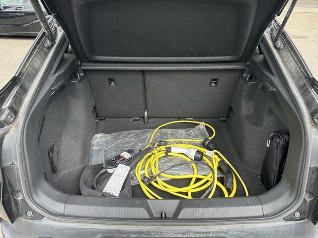 Volkswagen ID.5 PRO PERFORMANCE 77 kWh SOH 92% | CAMERA | STOEL + STUURVERWARMING | RIJKLAAR GELEVERD MET 12 MND BOVAG GARANTIE |