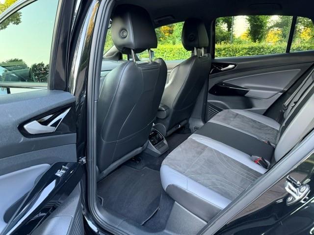 Volkswagen ID.5 Pro 77 kWh SOH 95%/Massagestoelen/360Camera/Fabrieksgarantie