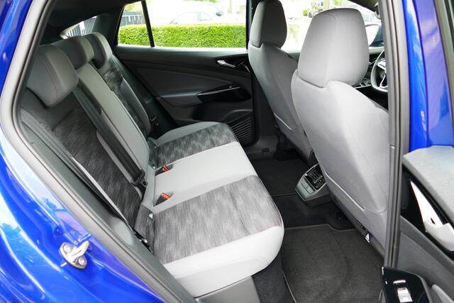 Volkswagen ID.5 Pro Advantage 77 kWh. Camera, Stoel&StuurVerw, 19"LMV, Haak 1000kg