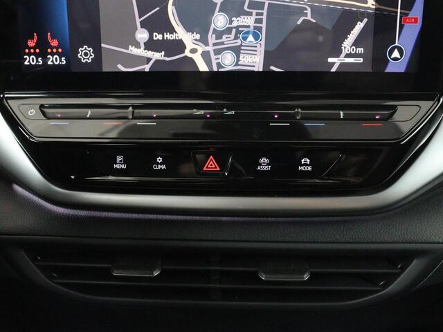 Volkswagen ID.5 Pro 77 kWh | SOH 93,5% | Memory | Leder/alcantara | Stuur/stoel verwarming | Climate control | Adaptive cruise | Sfeerverlichting | Camera | Park assist | Trekhaak |