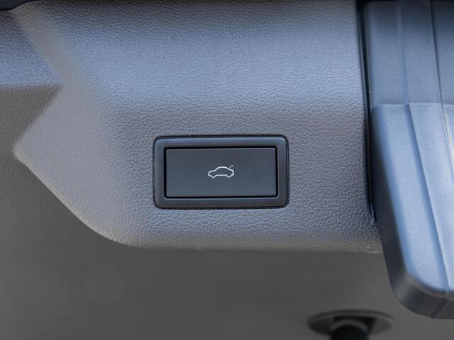 Volkswagen MULTIVAN Energetic 1.4 eHybrid 218 PK DSG L1H1 7-Persoons | LED Matrix IQ | Panoramadak | DCC | Elektrische Schuifdeuren | Head-Up |