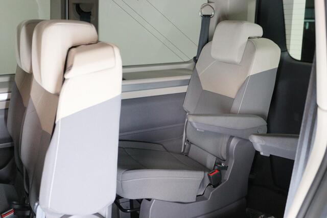 Volkswagen MULTIVAN 1.4 eHybrid L1H1 Life, 7-Persoons, Trekhaak, Panoramadak, Apple Carplay/Android Auto, Achteruitrijcamera, Climate Control, Automaat