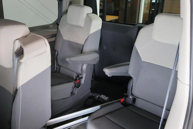 Volkswagen MULTIVAN 1.4 eHybrid L1H1 Life, 7-Persoons, Trekhaak, Panoramadak, Apple Carplay/Android Auto, Achteruitrijcamera, Climate Control, Automaat