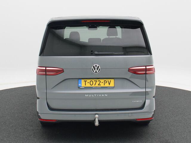 Volkswagen MULTIVAN 1.4 eHybrid 218 Pk Automaat L2 Life 7-Persoons | Adaptive Cruise | Stoelverwarming | Panoramadak | Trekhaak | Navigatie | Camera | 17 Inch | 24.613 Km!!