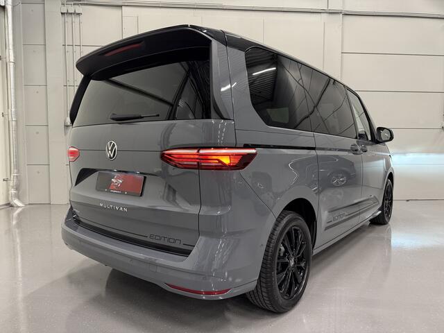 Volkswagen MULTIVAN 1.4 eHybrid EDITION 7p. PURE-GREY/PANO/EL.TREKHAAK/ACC/CAMERA/IQ-LIGHT/SFEER/CARPLAY/NAVI/EL.SCHUIFDEUREN/18"BLACK/PARK-ASSIST/UNIEKE AUTO, KLEUR PURE-GREY MET ZWART DAK/EDITION UITVOERING
