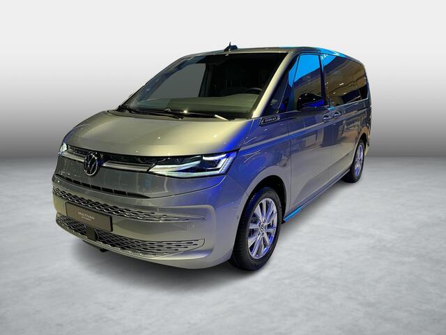 Volkswagen MULTIVAN Bedrijfswagens Bulli L2 1.5 Ehybrid 180kW 245 pk DSG 4 motion | Versterkte kunststof vloerbedekking in houtlook | Multifunctionele verschuifbare tafel in passagiersruimte | Navigatiesysteem '' Discover Pro'' | Privacy Plus glas (90%) vanaf B-stijl |