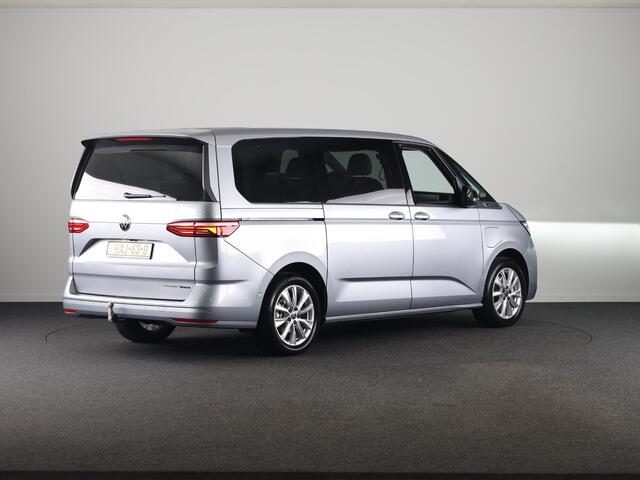 Volkswagen MULTIVAN 1.5 eHybrid L2 Bulli Edition 4Motion 245 PK PHEV | Verlengde garantie | Trekhaak wegklapbaar | Navigatie | Camera | Stoelverwarming |