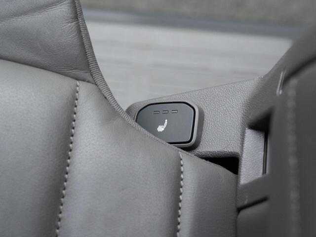 Volkswagen MULTIVAN 7-zits 1.4 eHybrid 218 pk DSG L1H1 | Panoramadak | Adaptief onderstel | Elektrische schuifdeuren | Harman/Kardon | IQ Light | Stuur/stoelverwarming