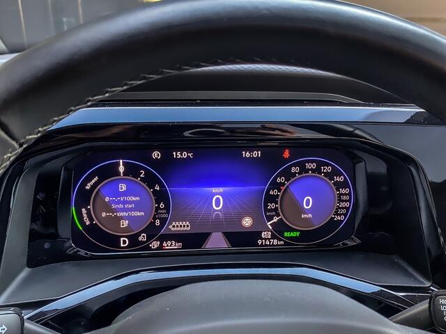 Volkswagen MULTIVAN 1.4 TSI Edition eHybrid Lang L2H1 | PANO | MATRIX | TREKHAAK | STOELVERWARMING | ELEKTRISCHE SCHUIFDEUREN |