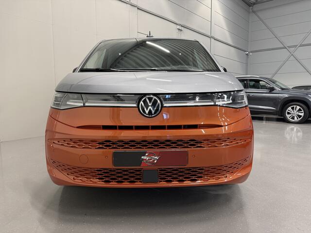 Volkswagen MULTIVAN 1.4 eHybrid L2 Energetic 7p. PANO/HEAD-UP/TREKHAAK/CAMERA/SFEER/CARPLAY/IQ-LIGHT/KEYLESS/ACC/ADAPTIVE-ONDERSTEL/18"/PRIVACY/TWO-TONE ORANGE-SILVER/VOLLEDIG VW DEALER HISTORIE