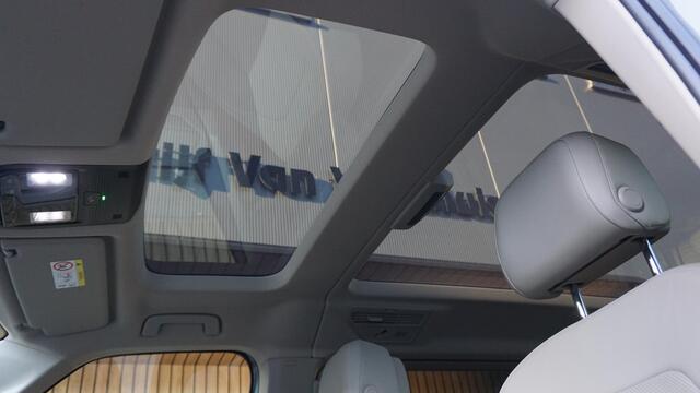 Volkswagen MULTIVAN 1.5 eHybrid 245pk L2 7-Zits Bulli Edition 4Motion Stoelventilatie Pano.Dak Trekhaak Leder HUD 360-View *Verlengde Garantie* NL Bus 1e eigenaar!