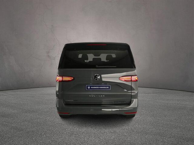 Volkswagen MULTIVAN 1.5 eHybrid 245pk PHEV DSG L2 Edition 4Motion | IQ Matrix LED Koplampen | Trekhaak | 7 Zits | Elektrische Schuifdeuren & achterklep | Verwarmd stuur & stoelen | Travel Assist | Unieke Edition-uitvoering met zwart dak en accenten