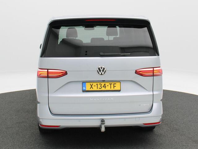 Volkswagen MULTIVAN 1.4 eHybrid L2H1 Style 7-Persoons | Panorama dak | Stoelverwarming | Adaptive Cruise | Trekhaak | Camera | CarPlay | Climatronic | 17 Inch | 21.560 Km !!