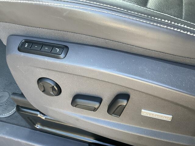 Volkswagen MULTIVAN 1.4 eHybrid L2H1 Style 6-Pers Trekhaak Leer HUD Stoelverw+Ventilatie Panodak Plug-in!