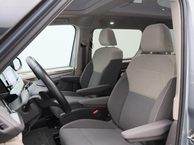 Volkswagen MULTIVAN 1.4 eHybrid L2H1 Style 7-Persoons | Panorama dak | Stoelverwarming | Adaptive Cruise | Trekhaak | Camera | CarPlay | Climatronic | 17 Inch | 21.560 Km !!
