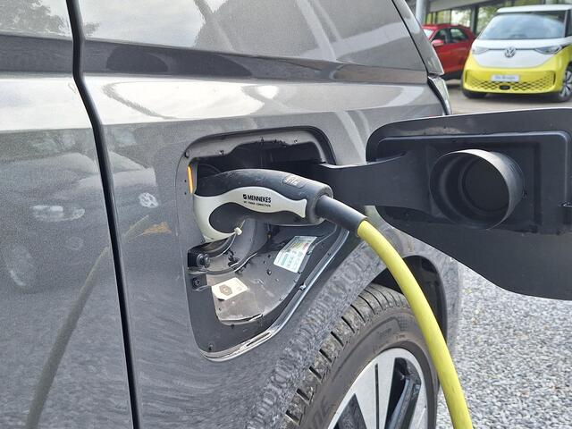 Volkswagen MULTIVAN T7 Hybrid DSG 7p Energetic (Pano,Camera,IQ,Acc)