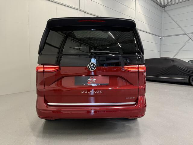 Volkswagen MULTIVAN NU 10X OP VOORRAAD, GROOTSTE VOORRAAD VAN NL BIJ PPW AUTO'S TE DORDRECHT/PRIJZEN INCL.BTW PANO/SOH 92%/HEAD-UP/H&K/MASSAGE+VENTILATIE/LEER/360CAMERA/ELECTR.SCHUIFDEUREN/IQ-LIGHT/ACC/ADAPTIVE-ONDERSTEL/TWO-TONE COLOUR/VOLLEDIG VW DEALER HISTORIE