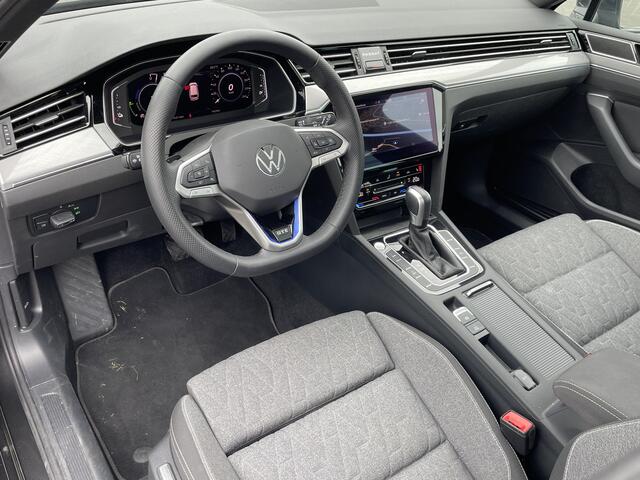 Volkswagen PASSAT Variant 1.4 TSI PHEV GTE Business DSG / Navigatie / Panoramadak / LED / Stoelverwarming