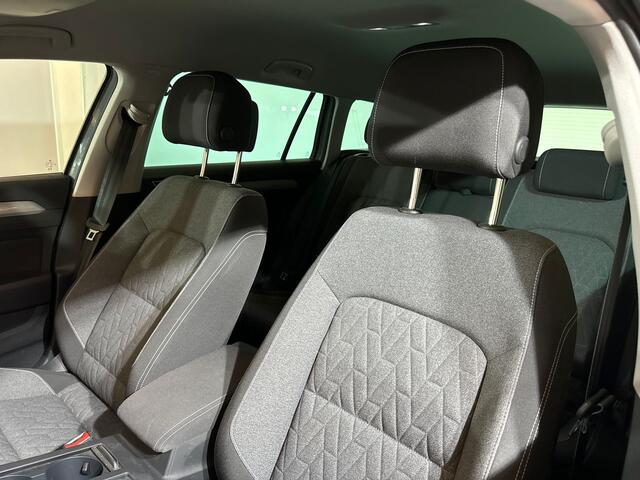 Volkswagen PASSAT Variant 1.5 150pk TSI Business / Parkeersensor voor en achter / Navigatiesysteem / Voorstoelen verwarmbaar