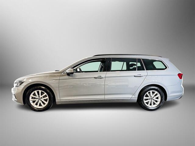 Volkswagen PASSAT Variant 1.5 150pk TSI Business / Parkeersensor voor en achter / Navigatiesysteem / Voorstoelen verwarmbaar