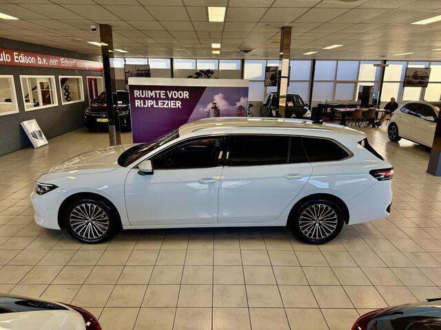 Volkswagen PASSAT Variant 1.5 eTSI Elegance DSG *MATRIX*KEYL*360CAM*MASSAGE*