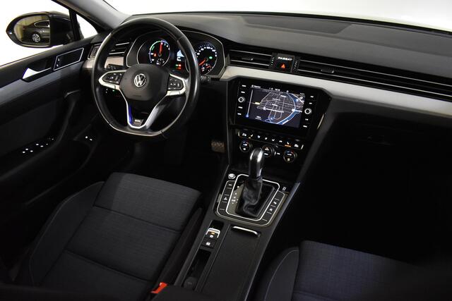 Volkswagen PASSAT Variant GTE 218PK DSG HYBRID BUSINESS *** TREKHAAK/CAMERA/LED**