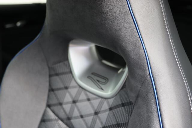 Volkswagen PASSAT Variant R-Line Business 1.5 eHybrid 150 kW / 204 pk DSG | Black Style | Trekhaak elektrisch wegklapbaar |